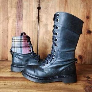 Dr. Martens “Trium” Boots w/OG Laces x 2 - Black